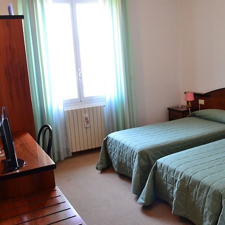 Albergo Elena Pianoro Exterior photo